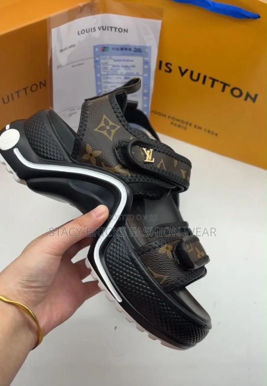 Louis Vitton Luxury Sandal Comes With Full Package