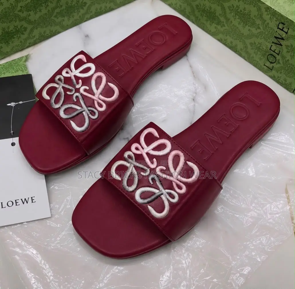 Loewe Slippers Comes With Branded Box