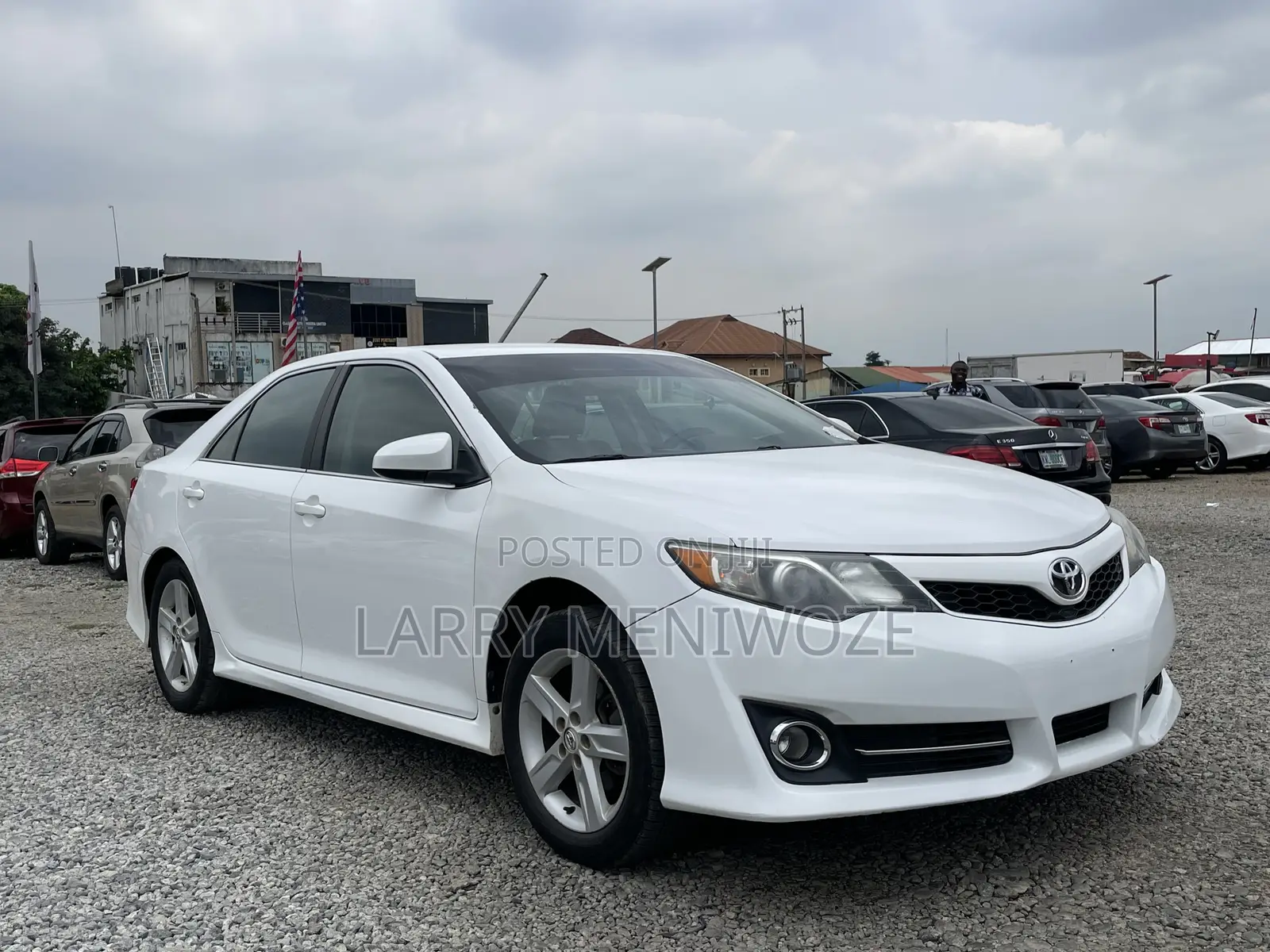 Toyota Camry SE 4dr Sedan (2.5L 4cyl 6A) 2014 White