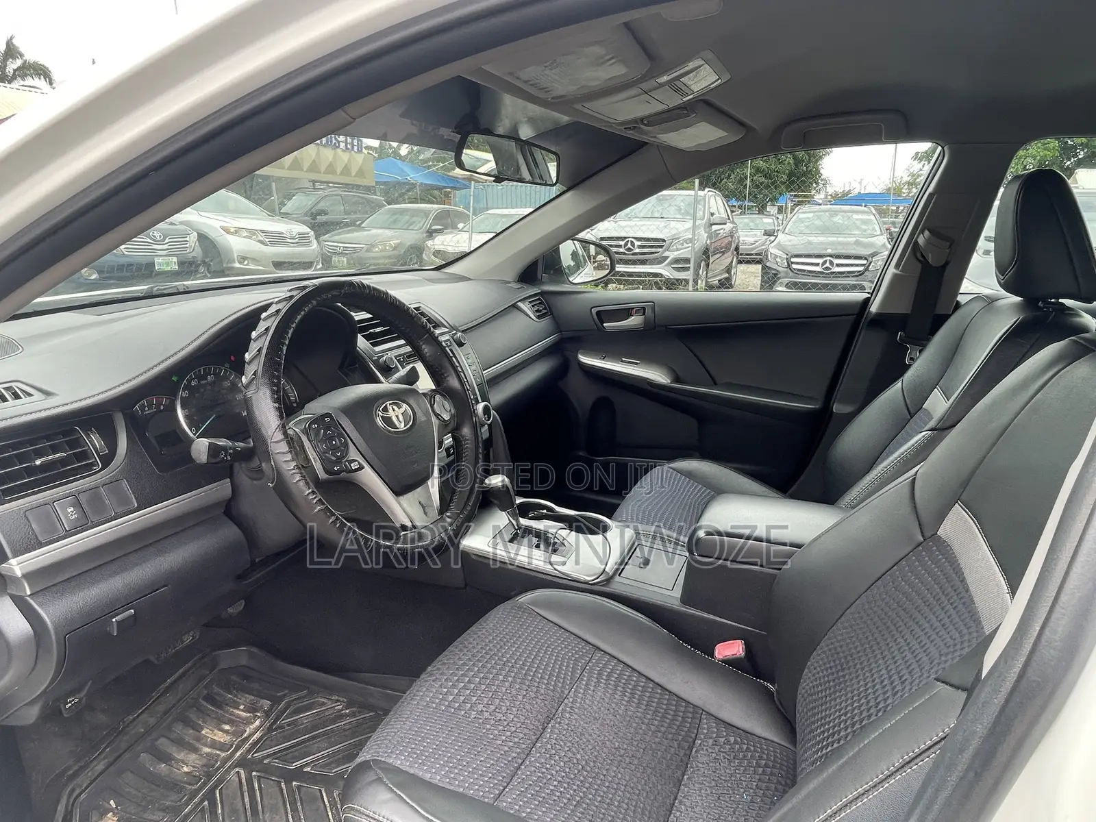 Toyota Camry SE 4dr Sedan (2.5L 4cyl 6A) 2014 White