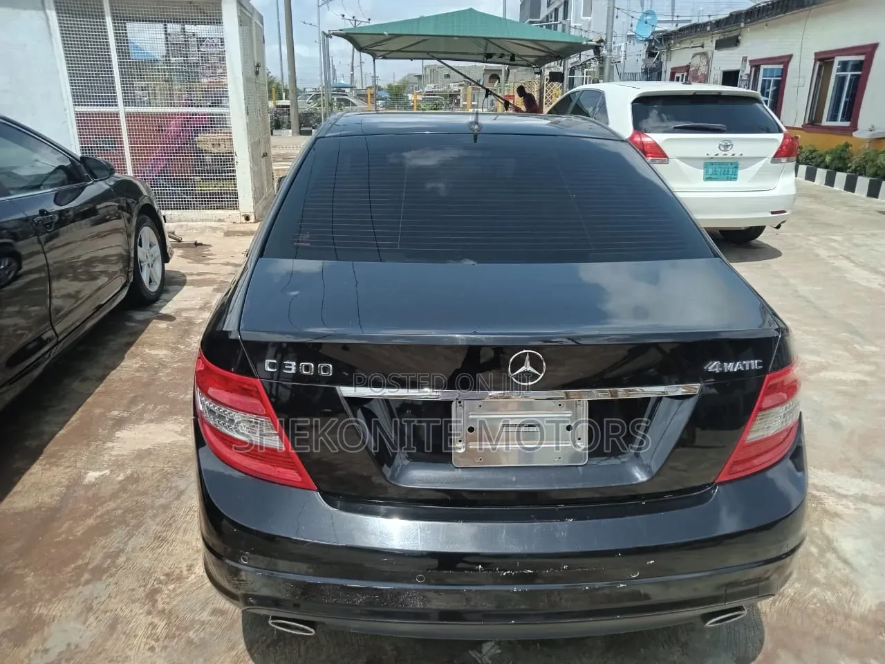 Mercedes-Benz C300 2011 Black