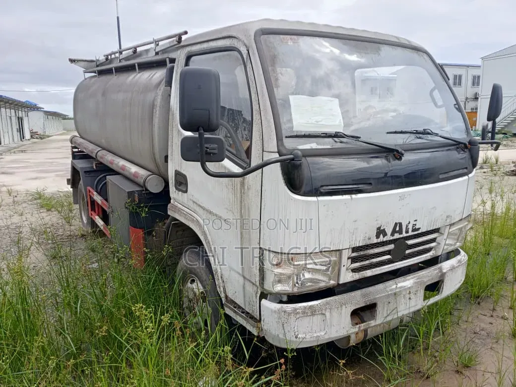 China Diesel Tanker Truck [8,000] Liters