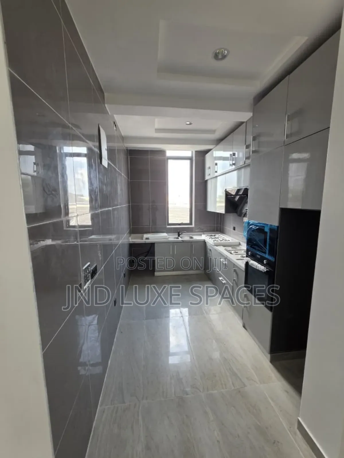 2bdrm Apartment in Lekki Phase 1 for rent