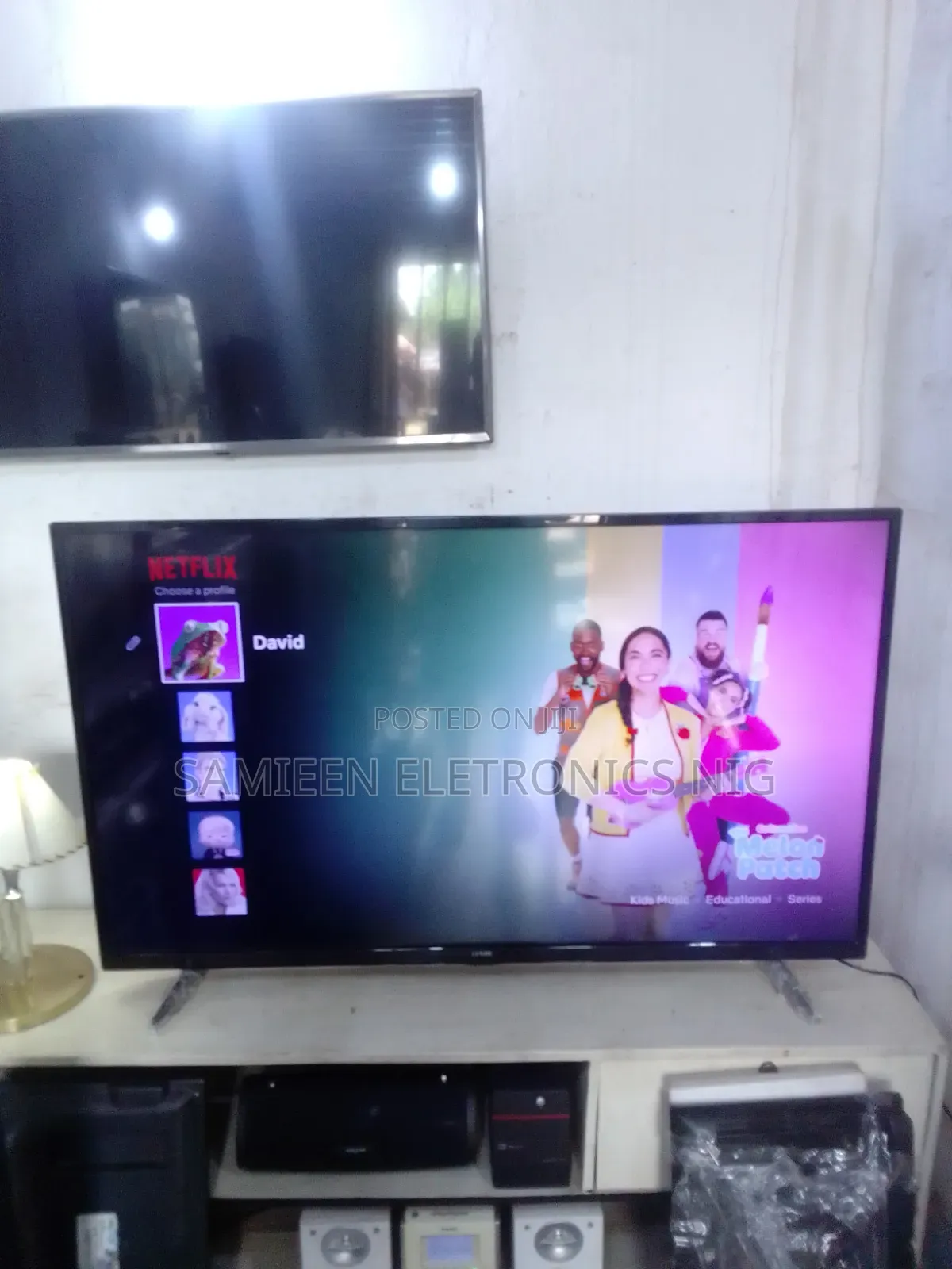 Newly Arrived 55inch Luxor UHD Smart TV,With Free Netflix Login,UK