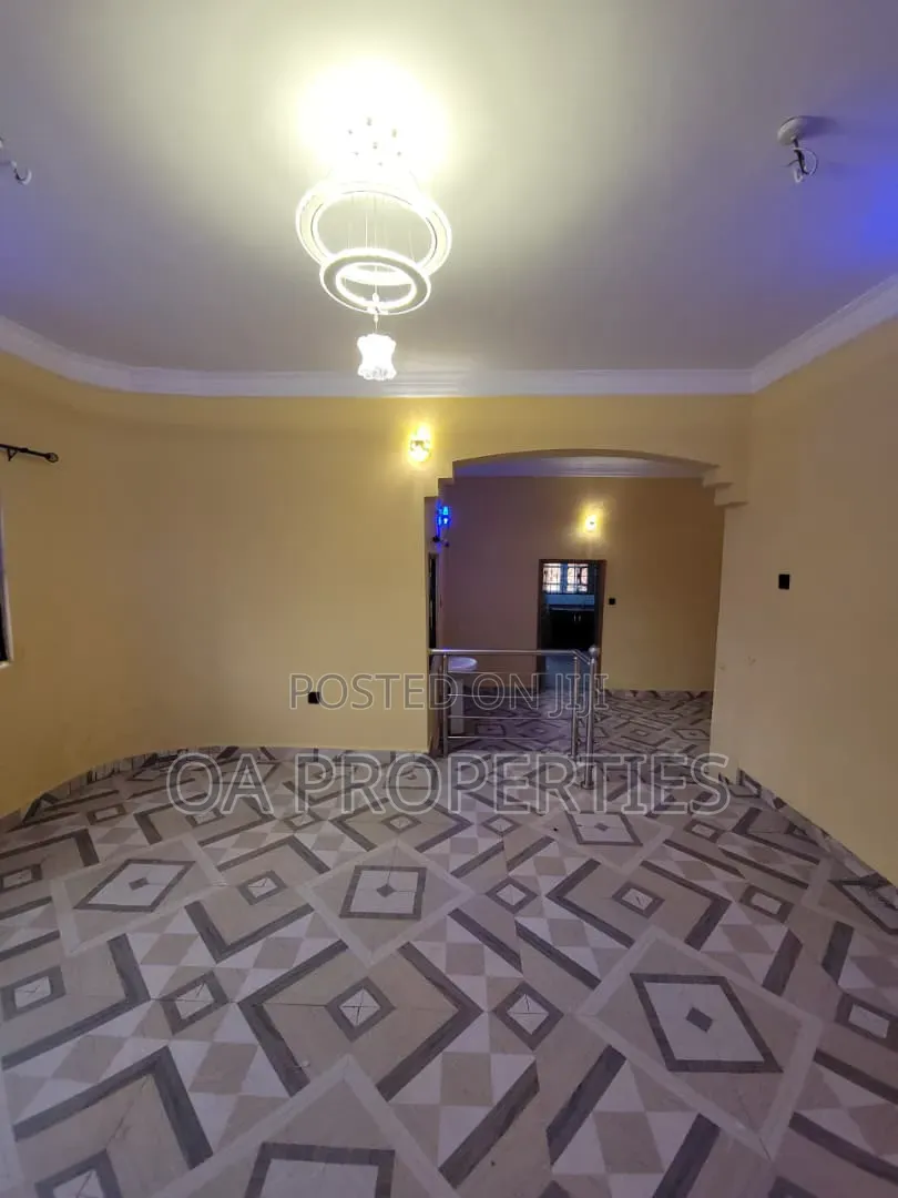5bdrm Duplex in Kolapo Ishola Gra for rent