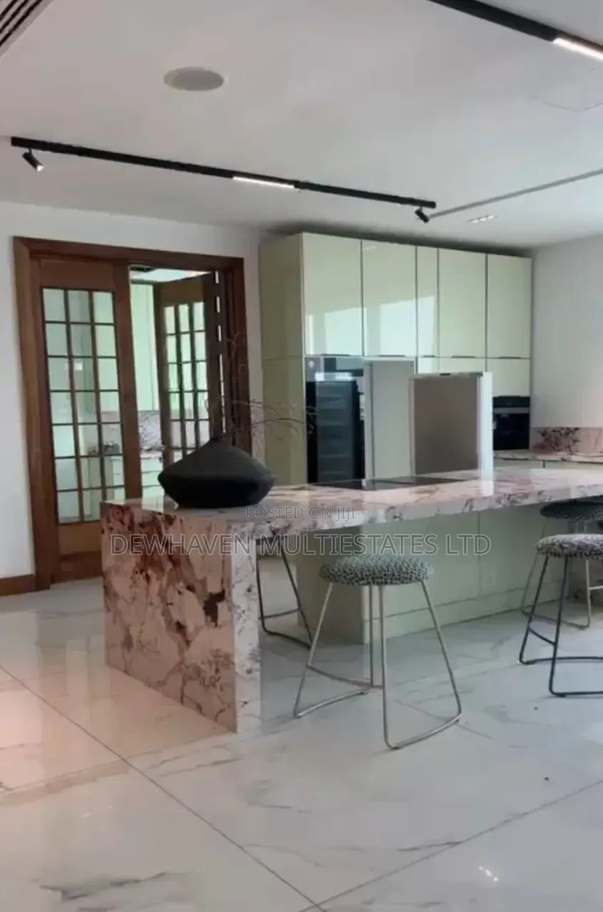 Furnished 5bdrm Penthouse in Ikoyi S.W for sale