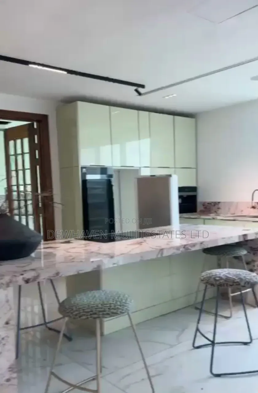 Furnished 5bdrm Penthouse in Ikoyi S.W for sale