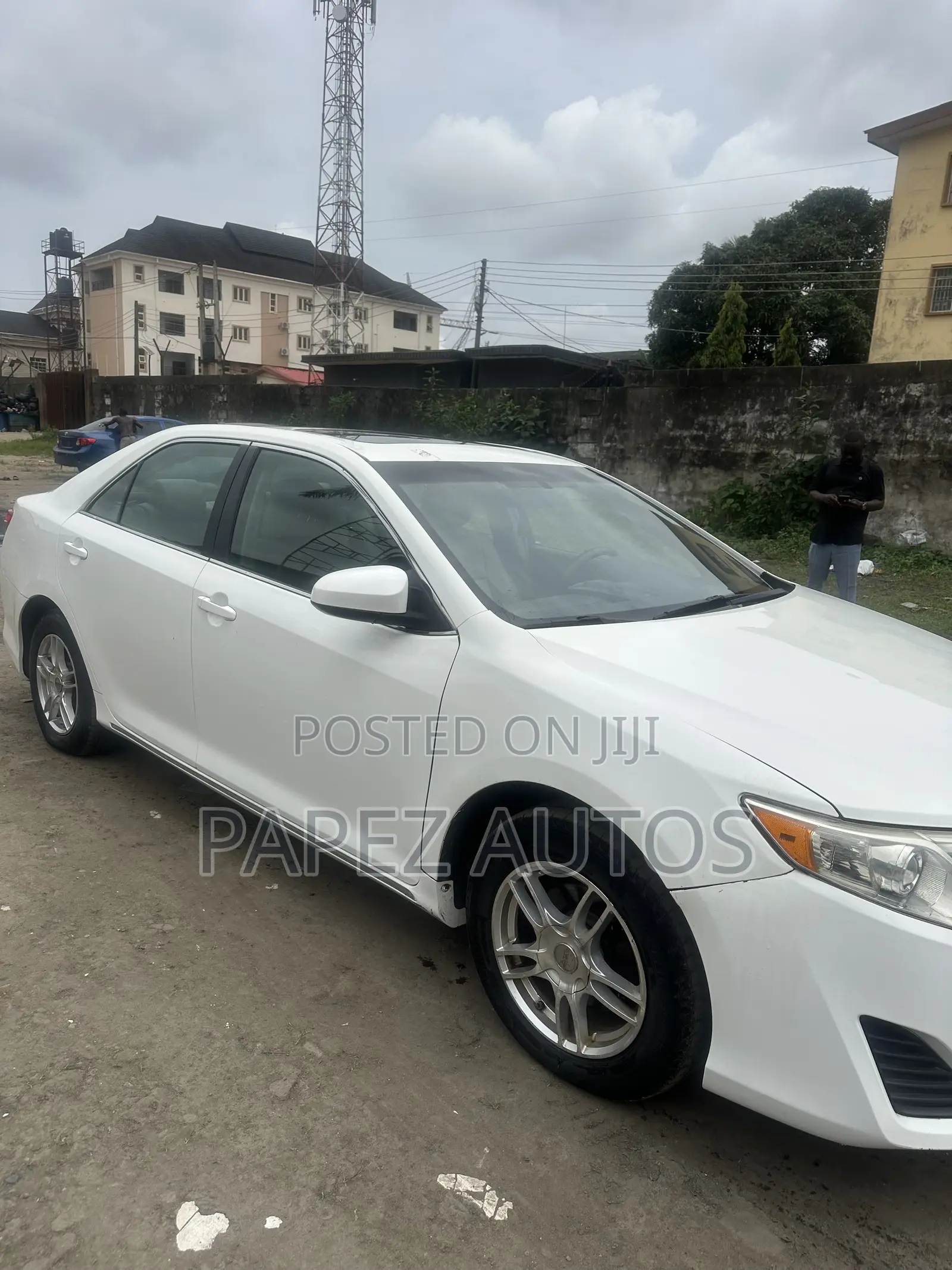 Toyota Camry LE 4dr Sedan (2.5L 4cyl 6A) 2013 White