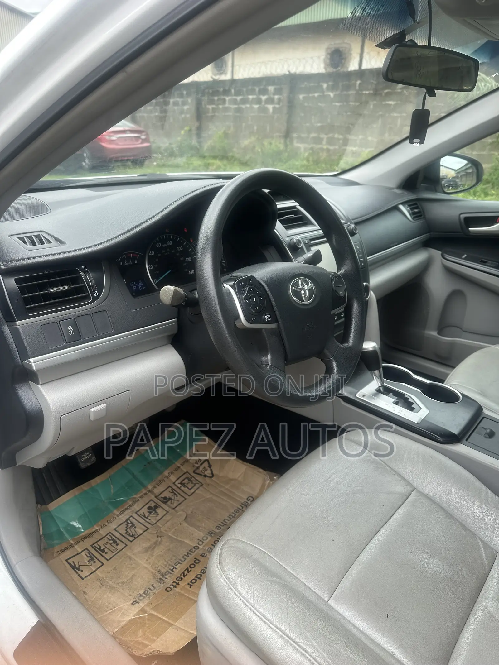 Toyota Camry LE 4dr Sedan (2.5L 4cyl 6A) 2013 White