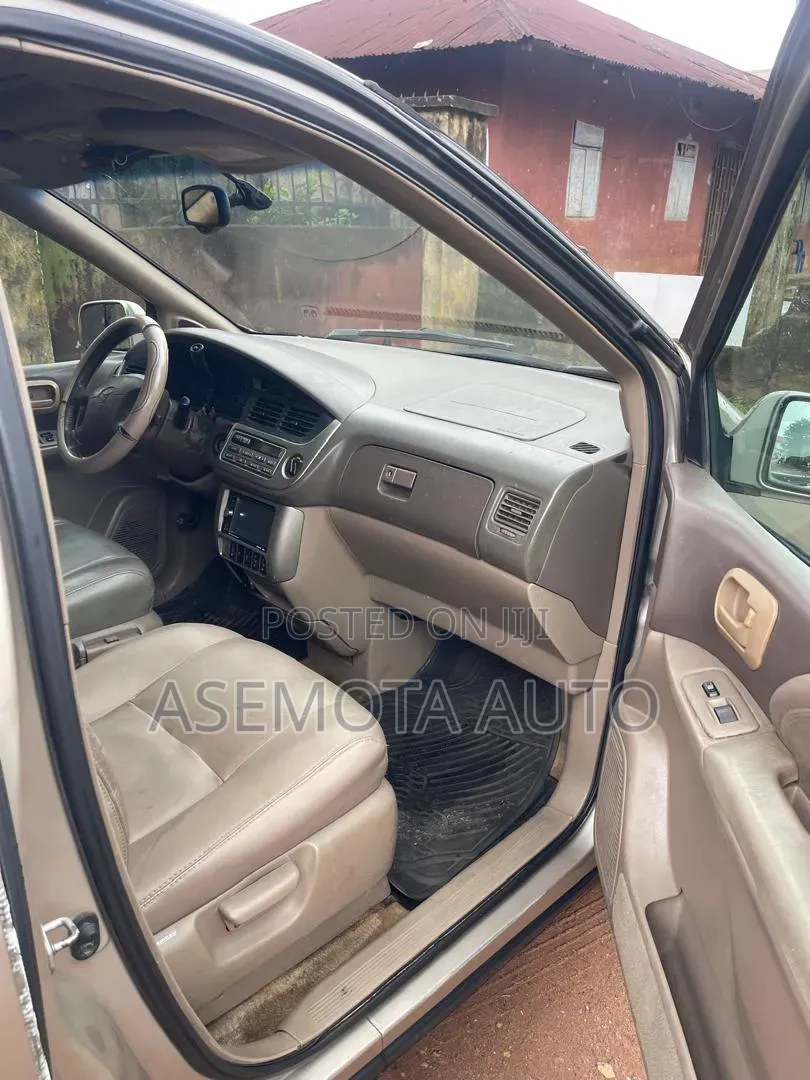 Toyota Sienna XLE 2001 Gold