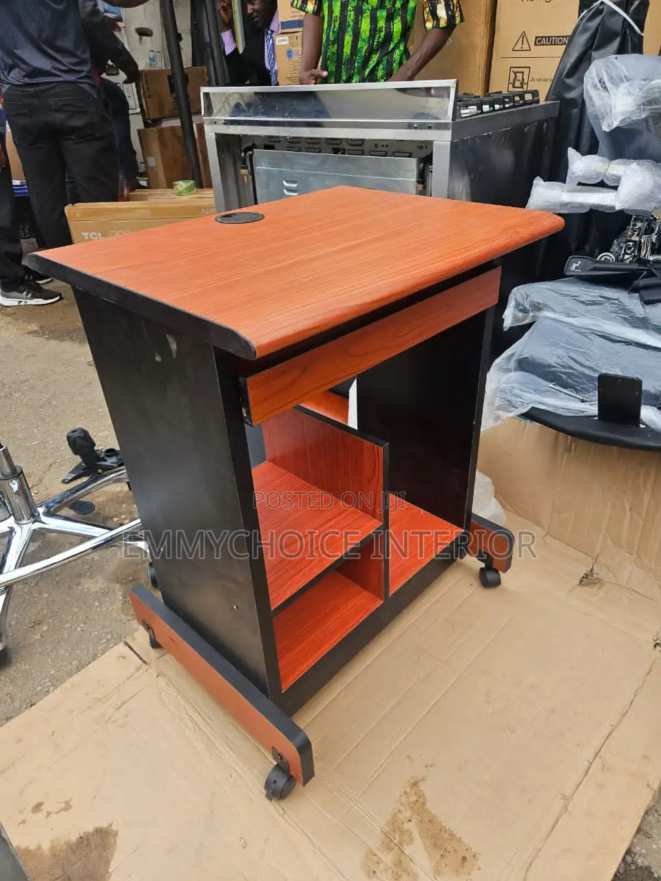 Mobile Computer Desk