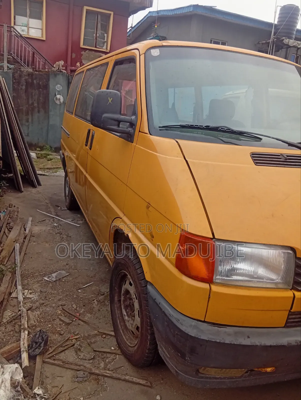 Volkswagen Transporter 2005 Yellow
