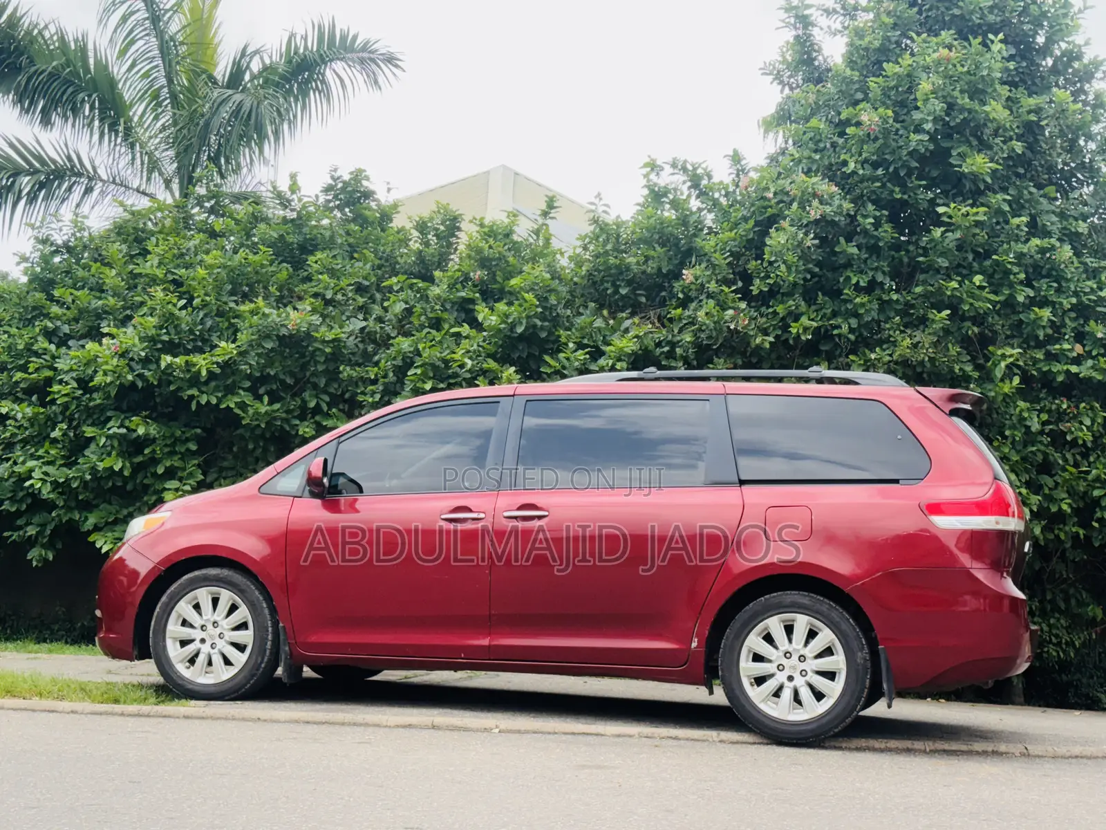 Toyota Sienna 2012 Maroon