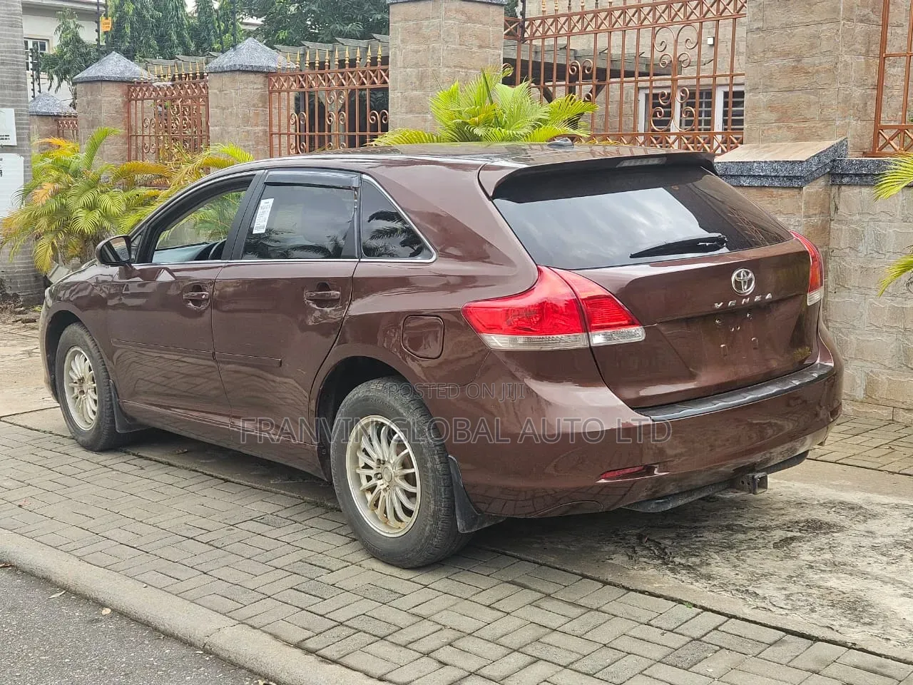 Toyota Venza LE 2011 Brown