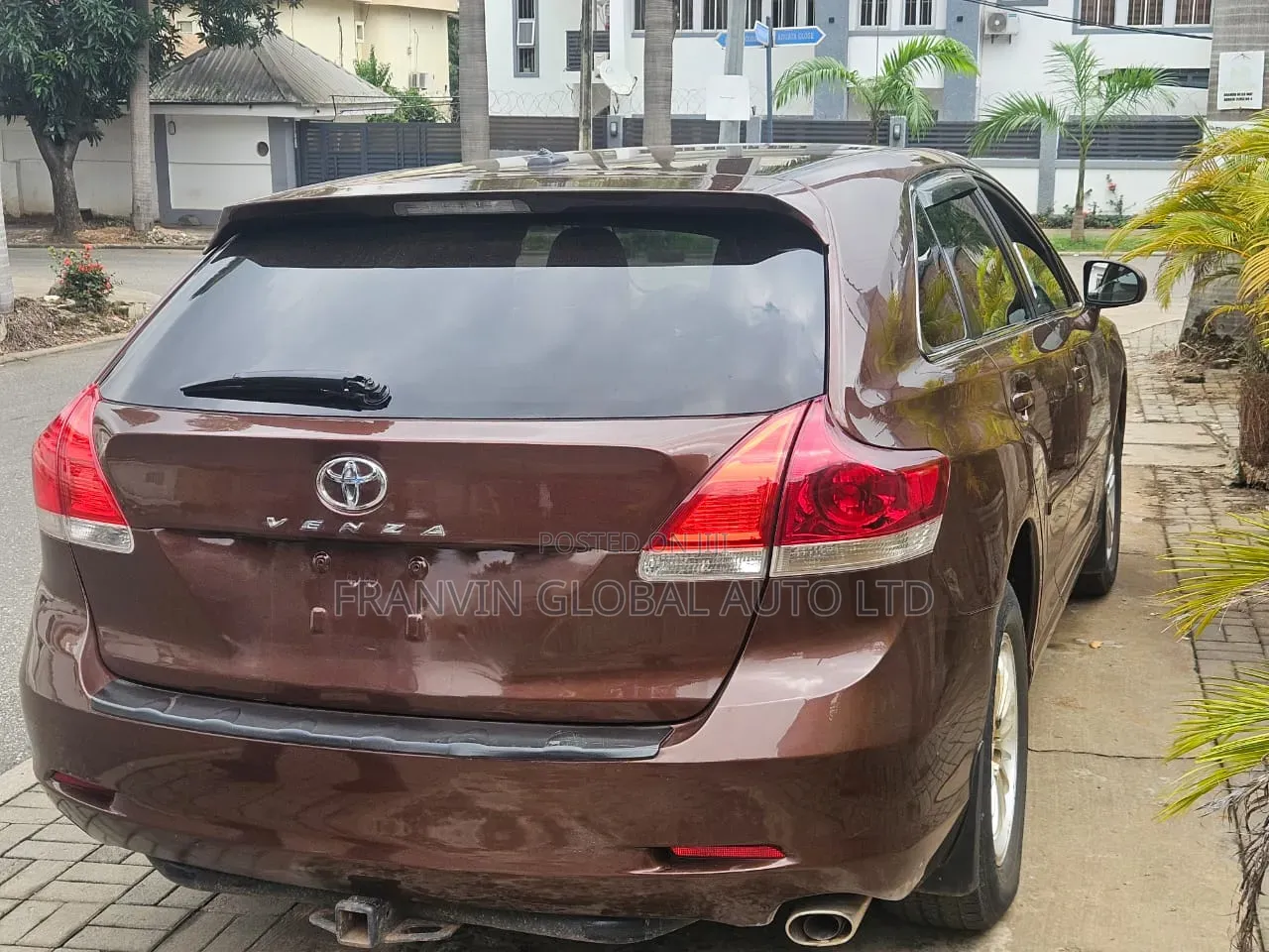 Toyota Venza LE 2011 Brown