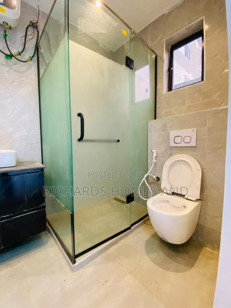 1bdrm Apartment in Lekki Phase 1 for sale