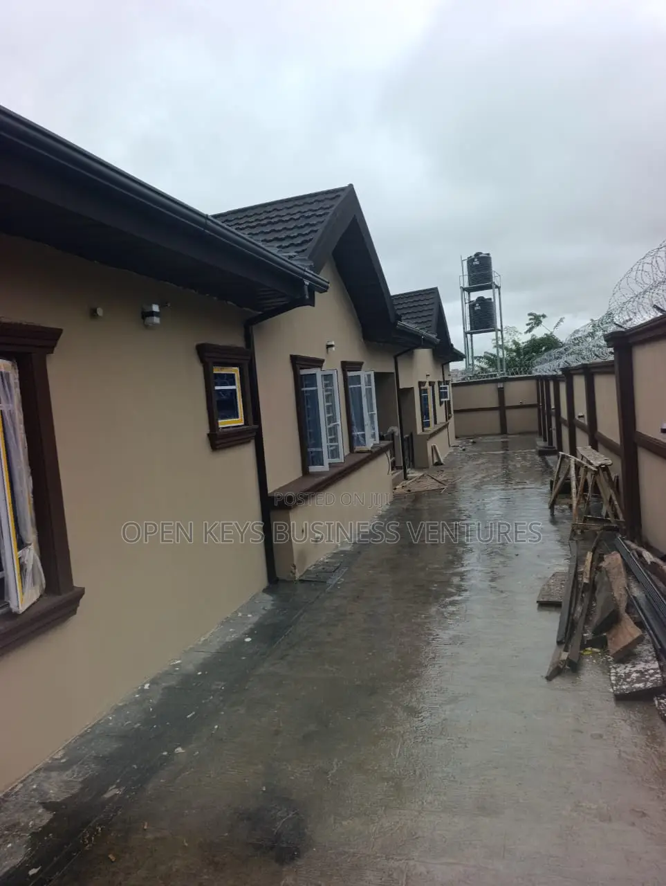 Furnished 3bdrm Apartment in Akala, Akobo for rent