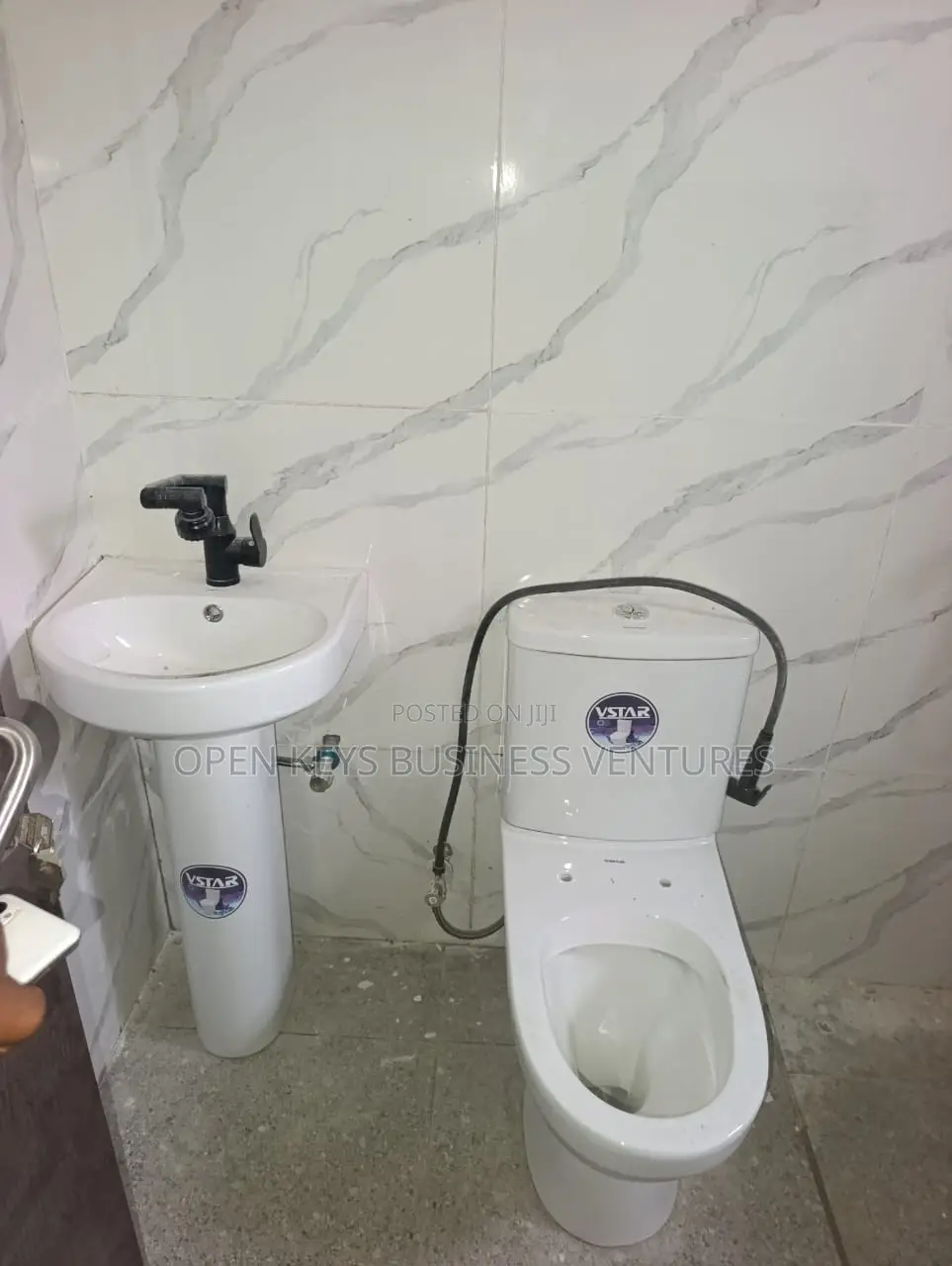 Furnished 3bdrm Apartment in Akala, Akobo for rent