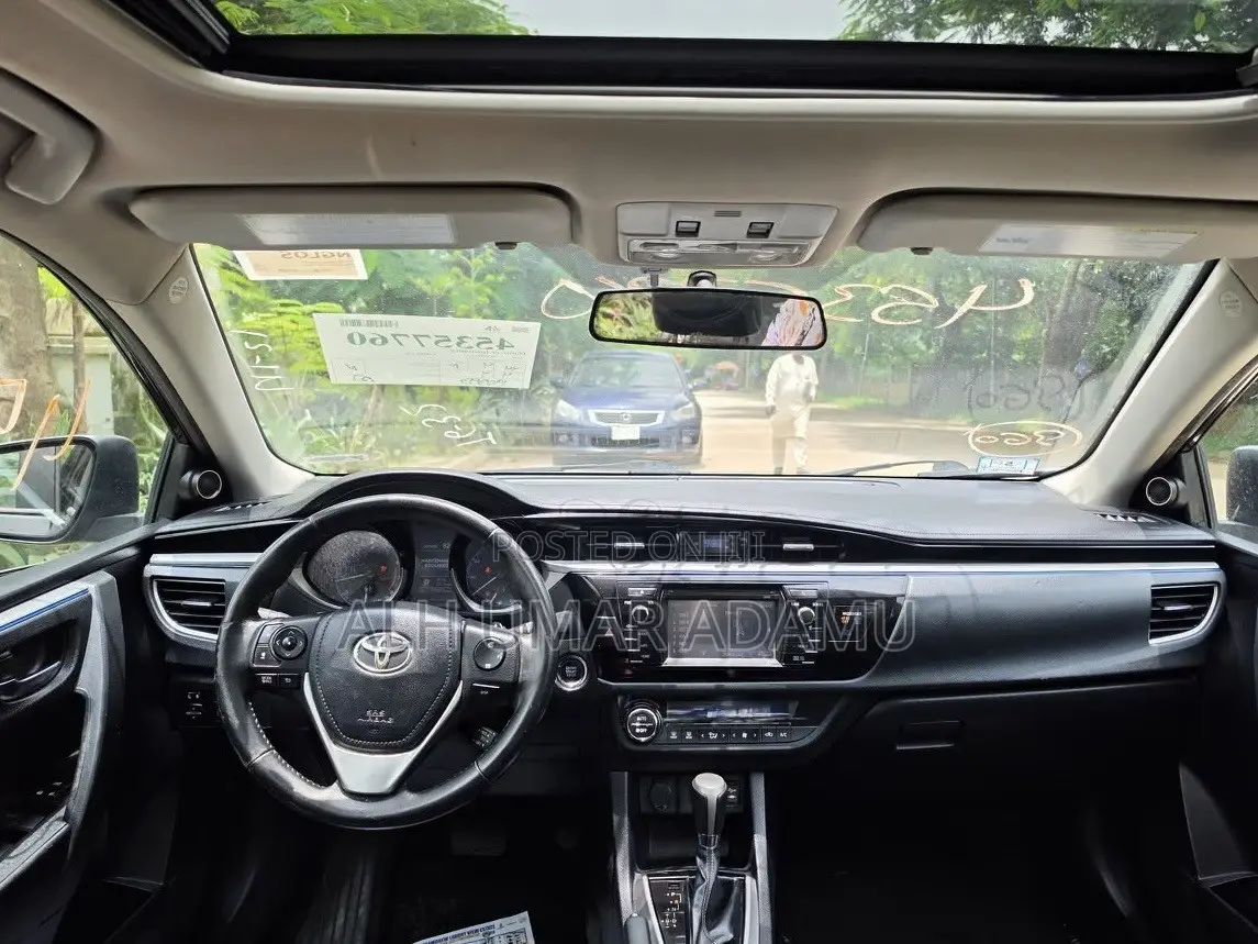 Toyota Corolla 2015 Black