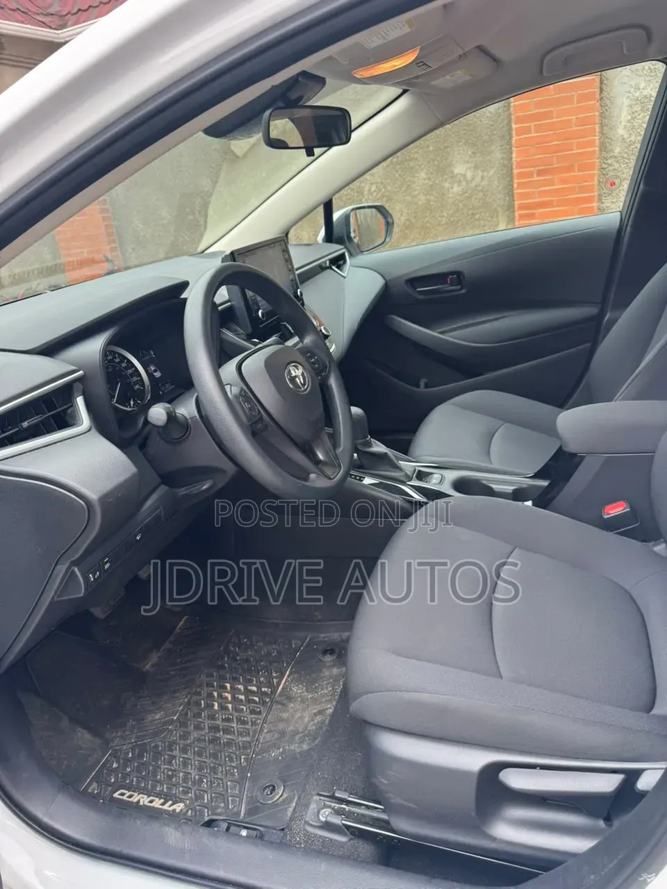 Toyota Corolla LE 2022 White