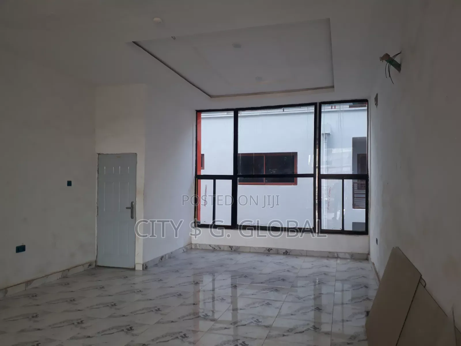 A Showroom/ Shop/Office Space