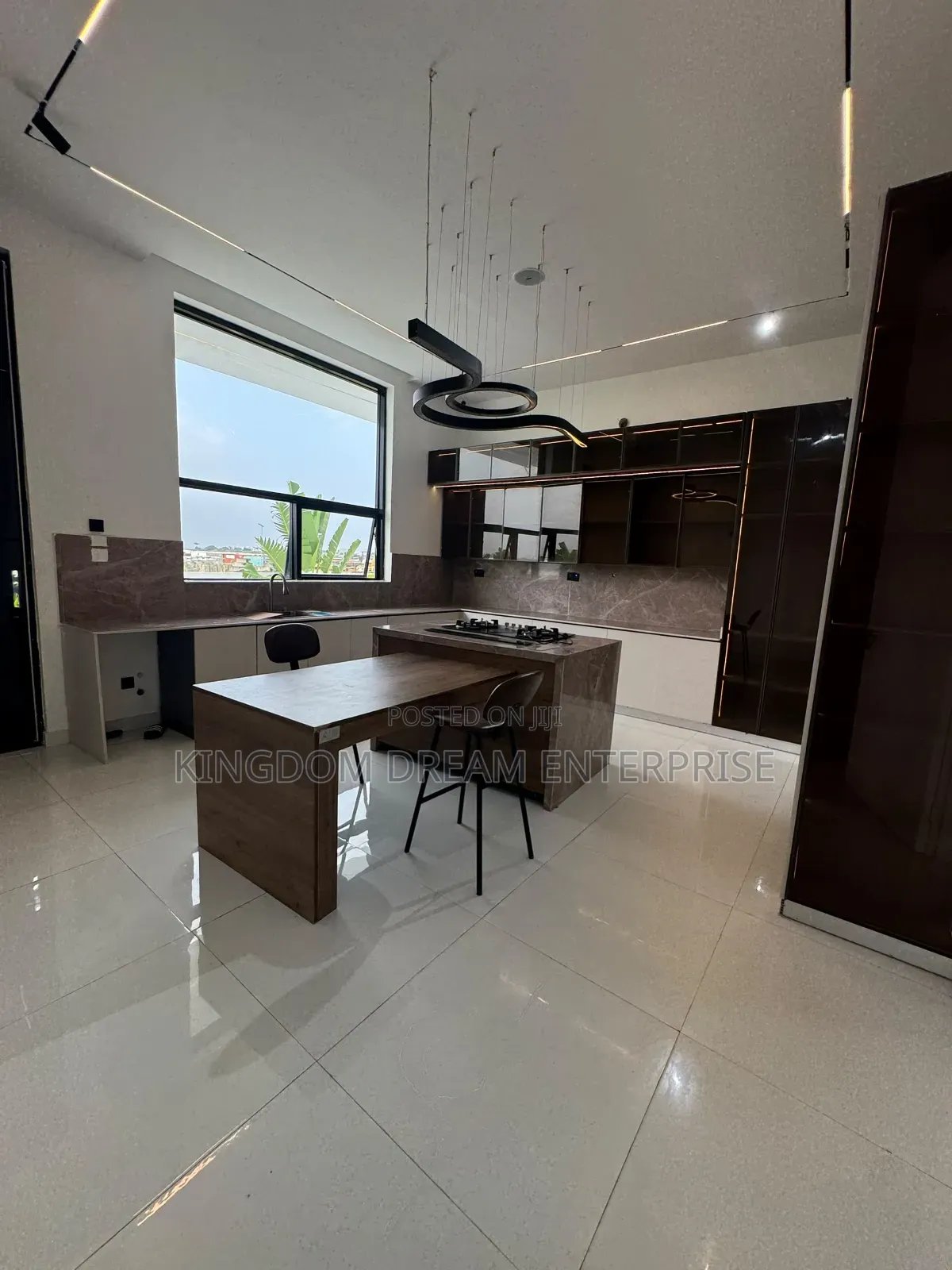 5bdrm Duplex in Osapa London Lekki for sale