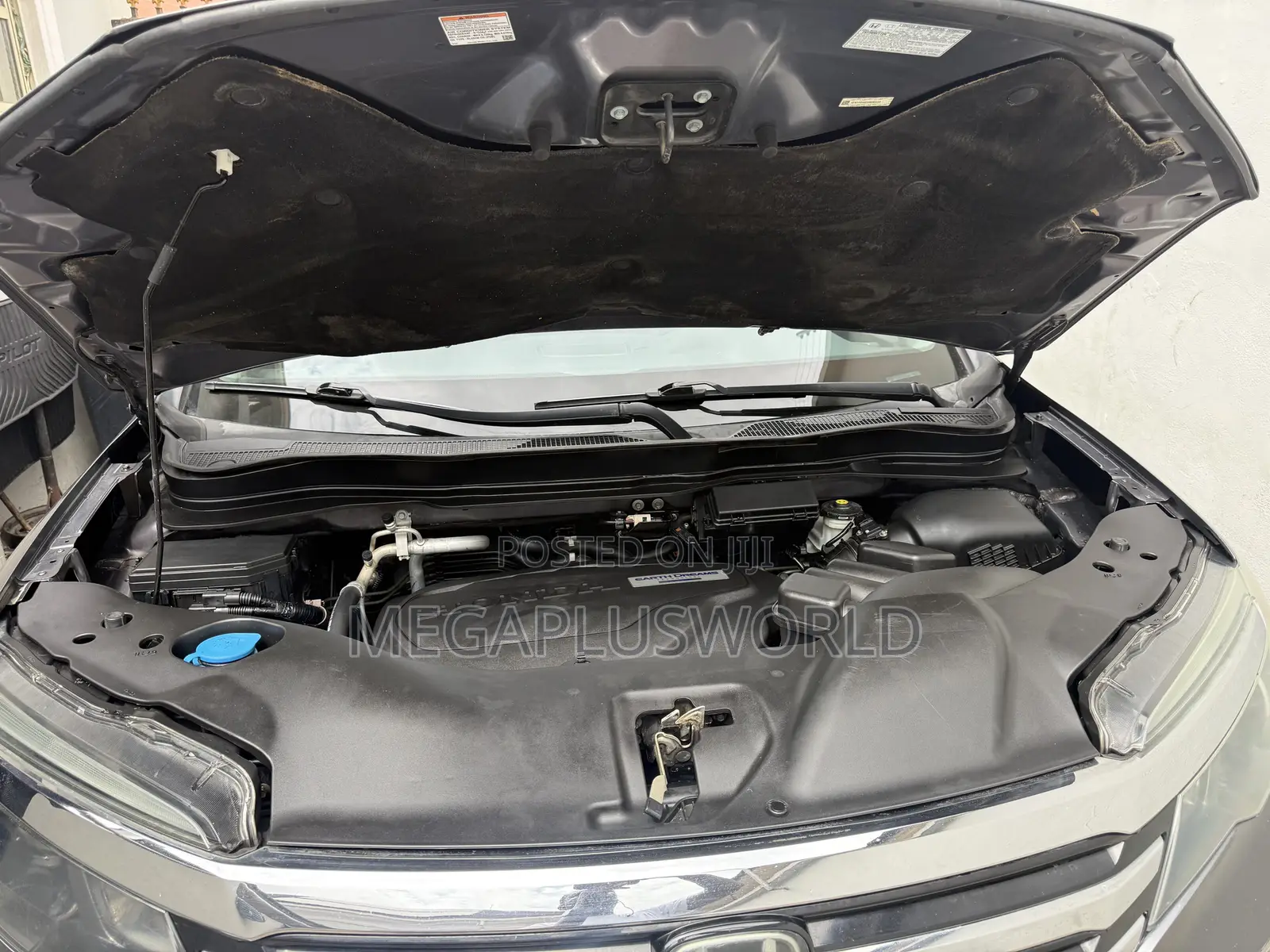 Honda Pilot Touring 4dr SUV 4WD (3.5L 6cyl 9A) 2016 Gray