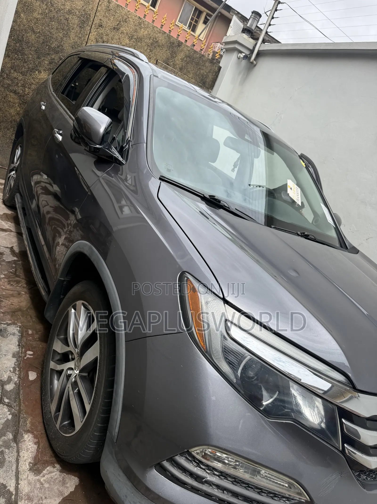 Honda Pilot Touring 4dr SUV 4WD (3.5L 6cyl 9A) 2016 Gray