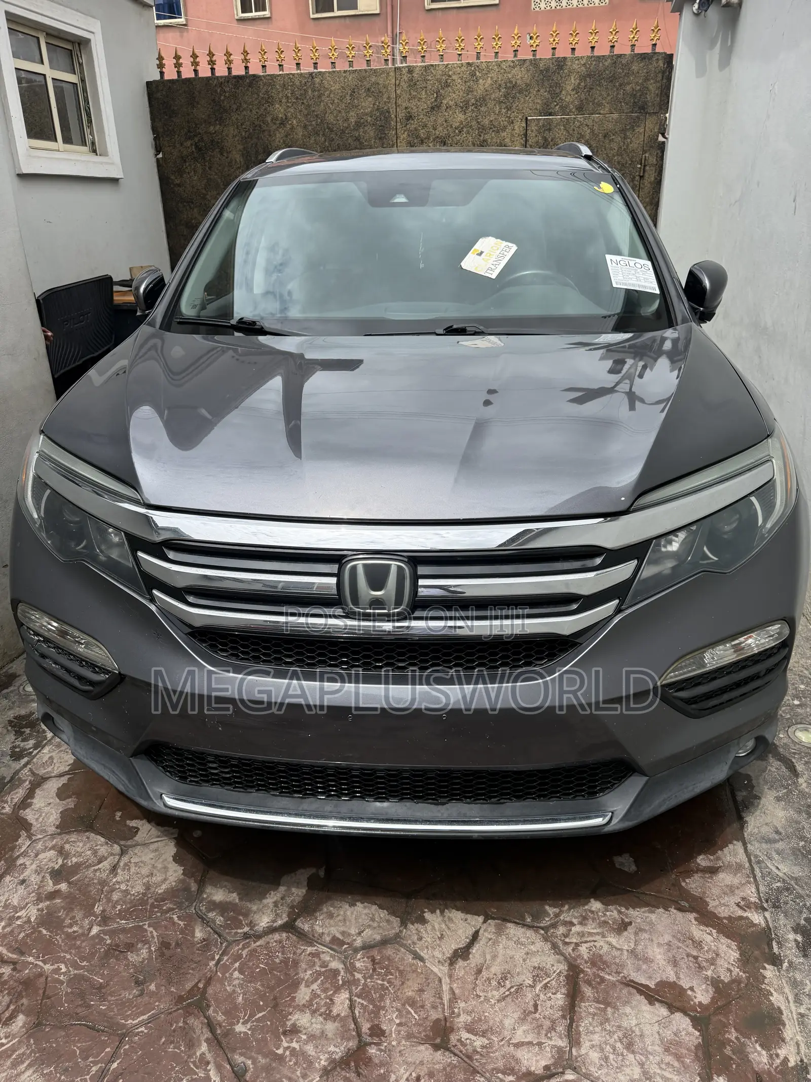 Honda Pilot Touring 4dr SUV 4WD (3.5L 6cyl 9A) 2016 Gray