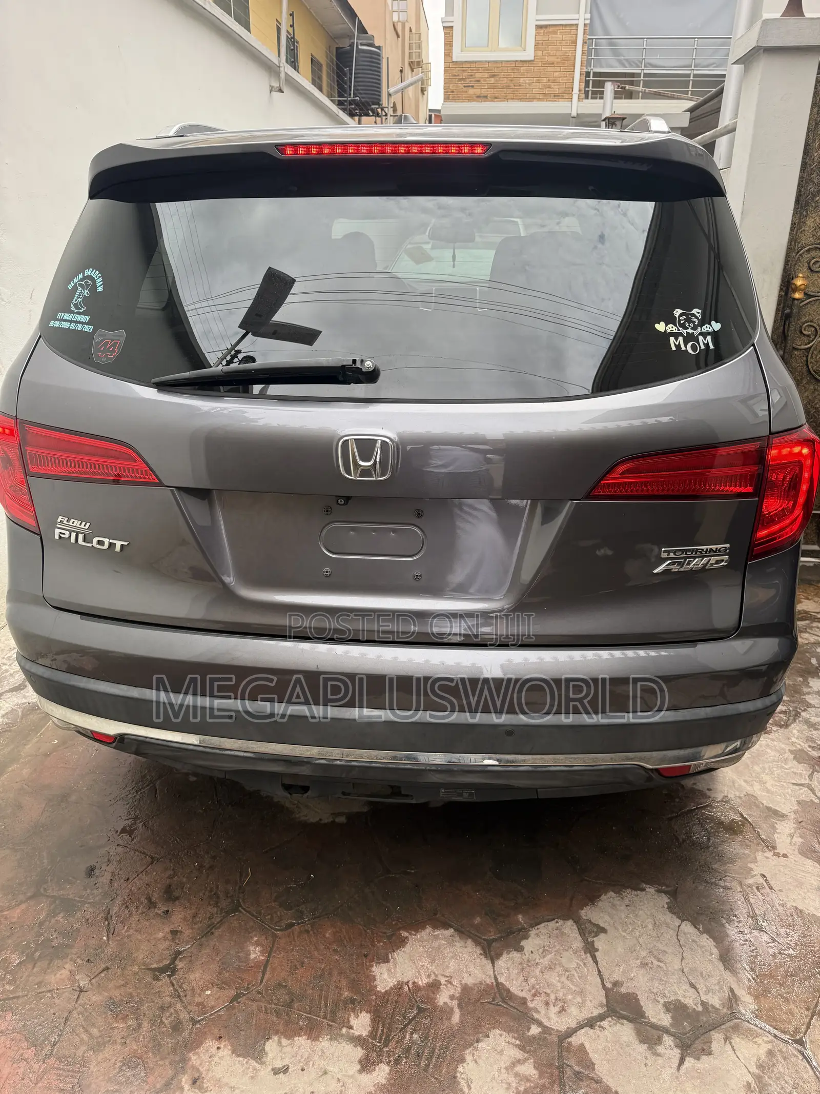 Honda Pilot Touring 4dr SUV 4WD (3.5L 6cyl 9A) 2016 Gray