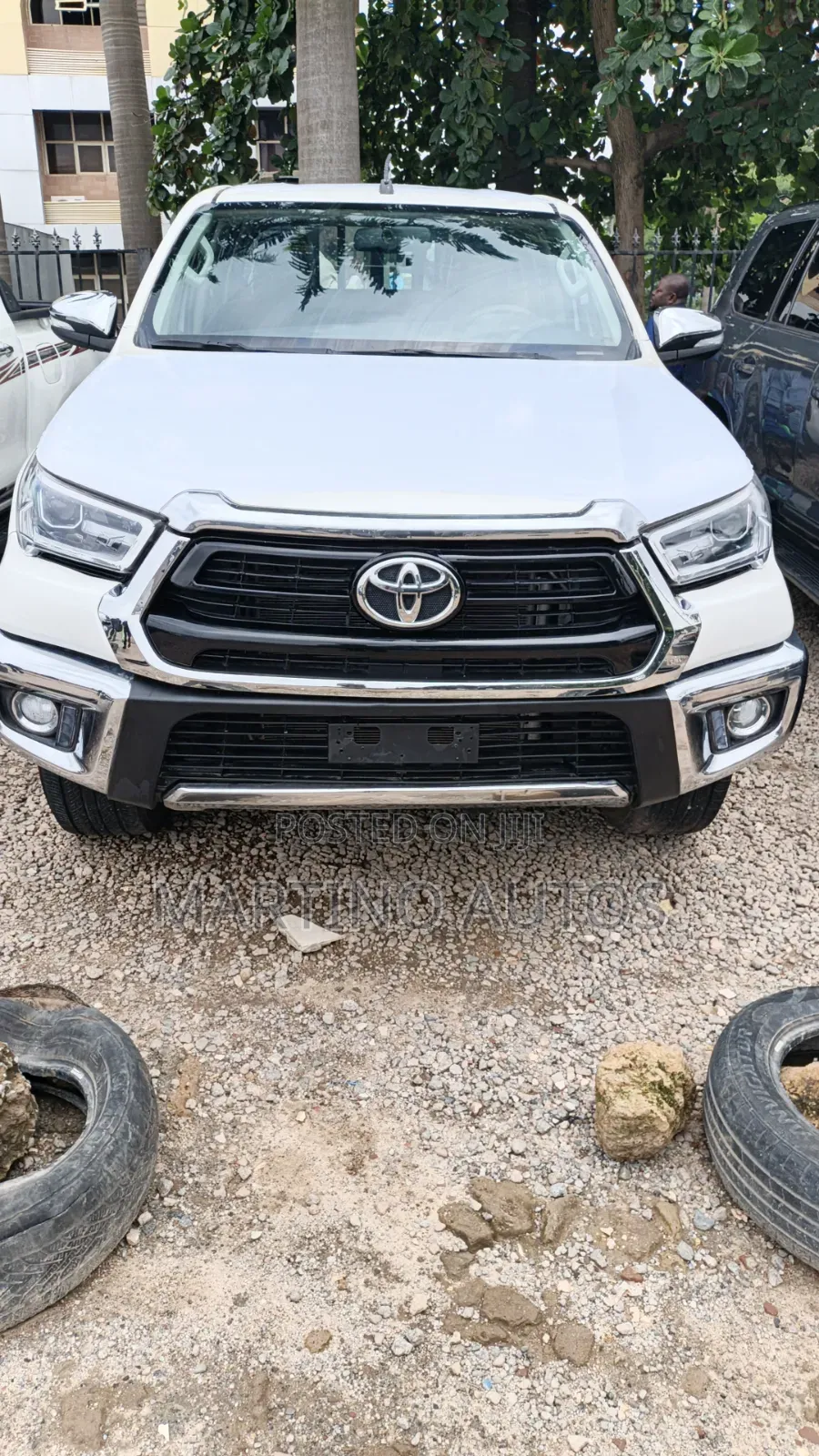 Toyota Hilux 2021 White