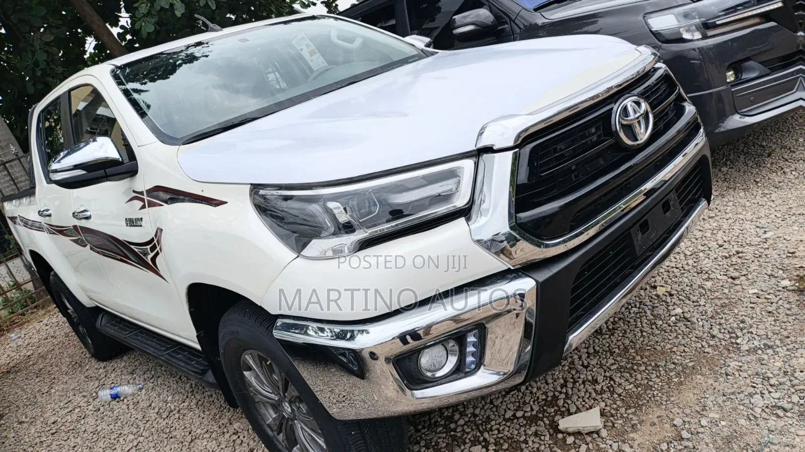 Toyota Hilux 2021 White