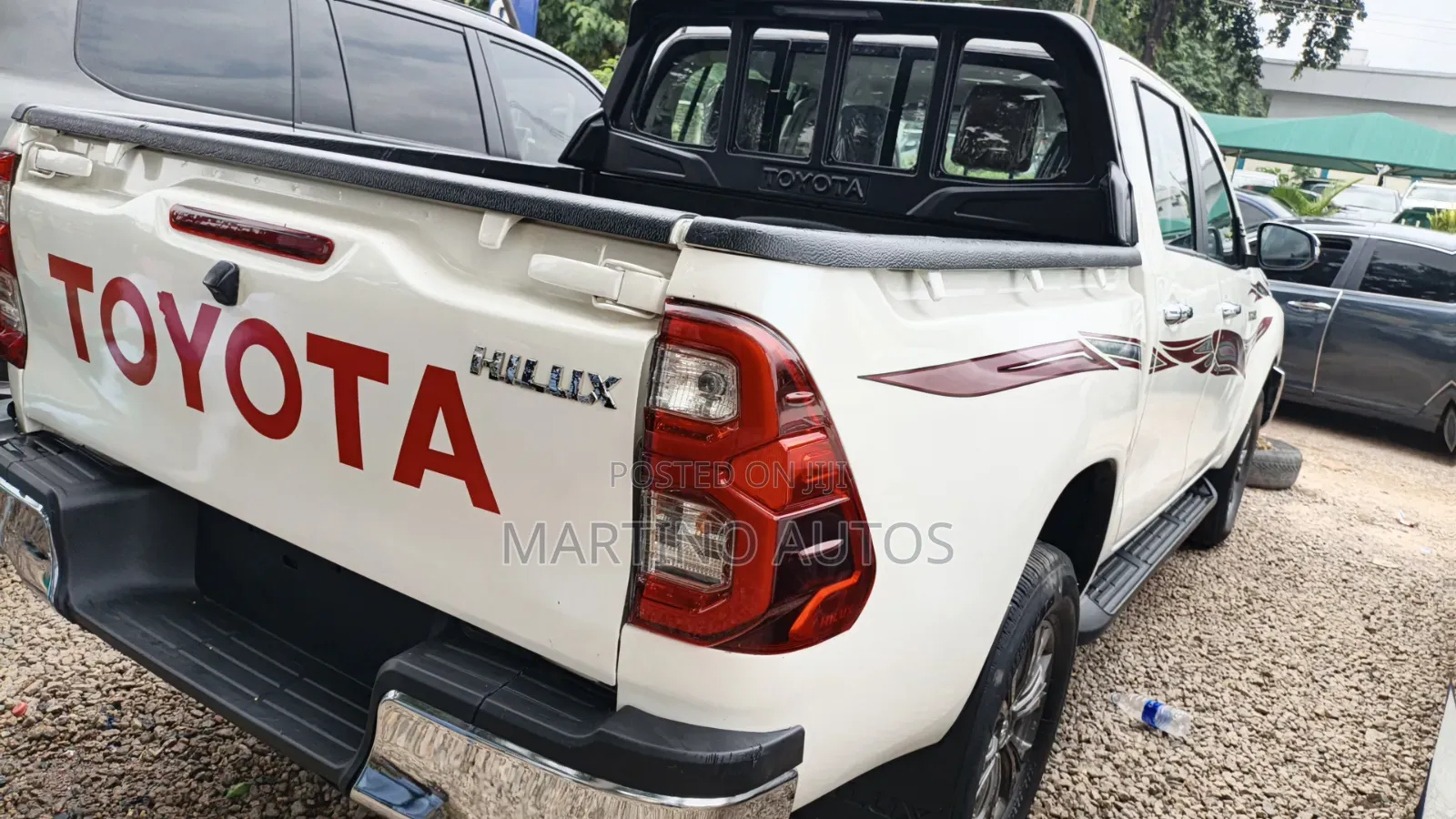 Toyota Hilux 2021 White