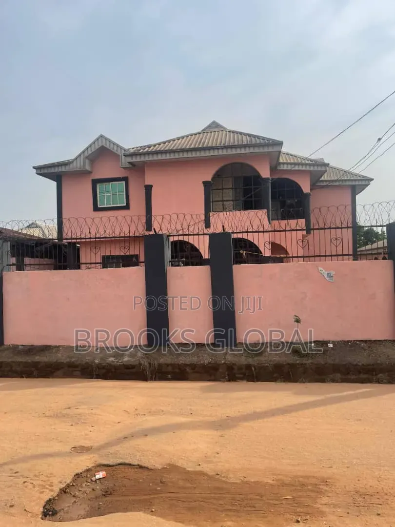 3bdrm Block of Flats in Benin City for sale