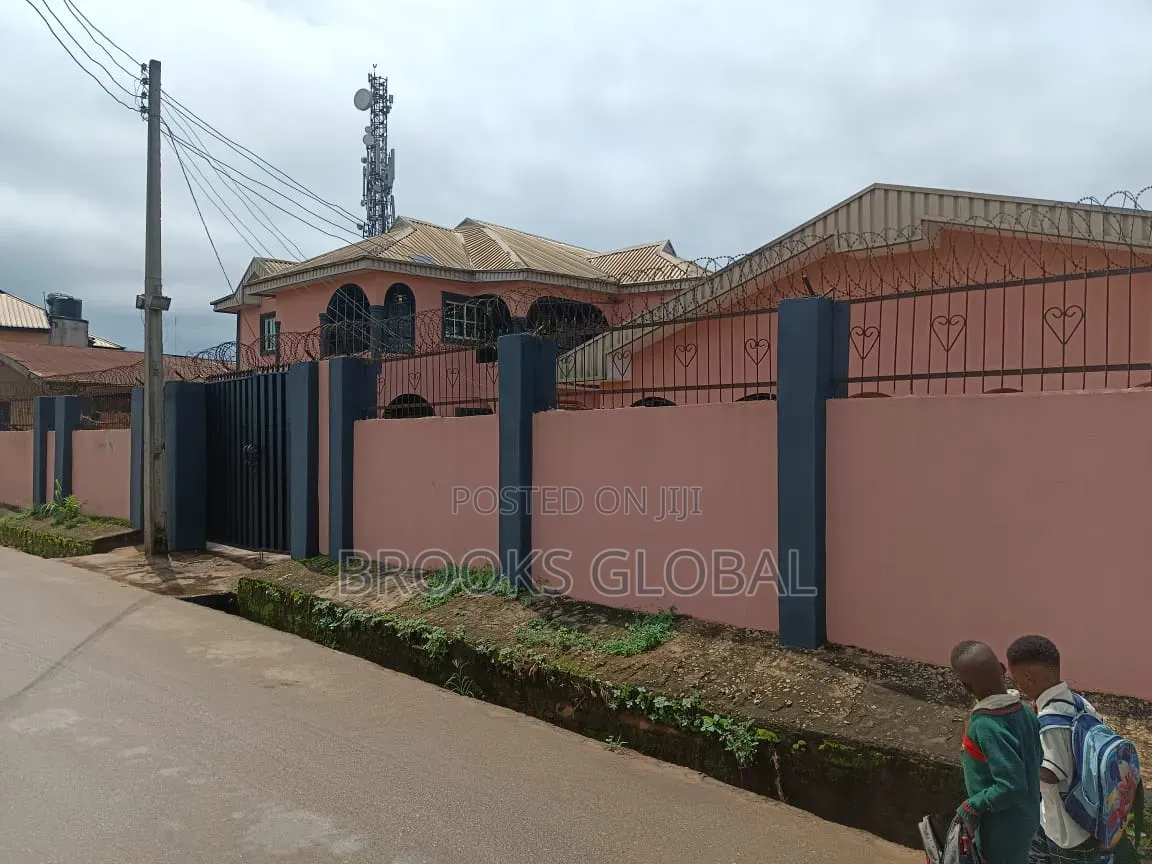 3bdrm Block of Flats in Benin City for sale