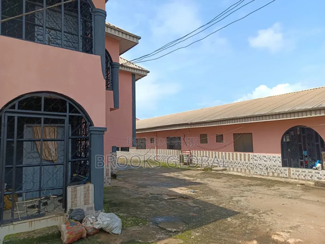 3bdrm Block of Flats in Benin City for sale