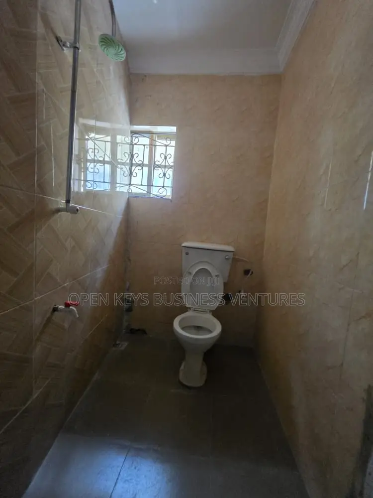 2bdrm Block of Flats in Gbopa, Ologuneru for sale