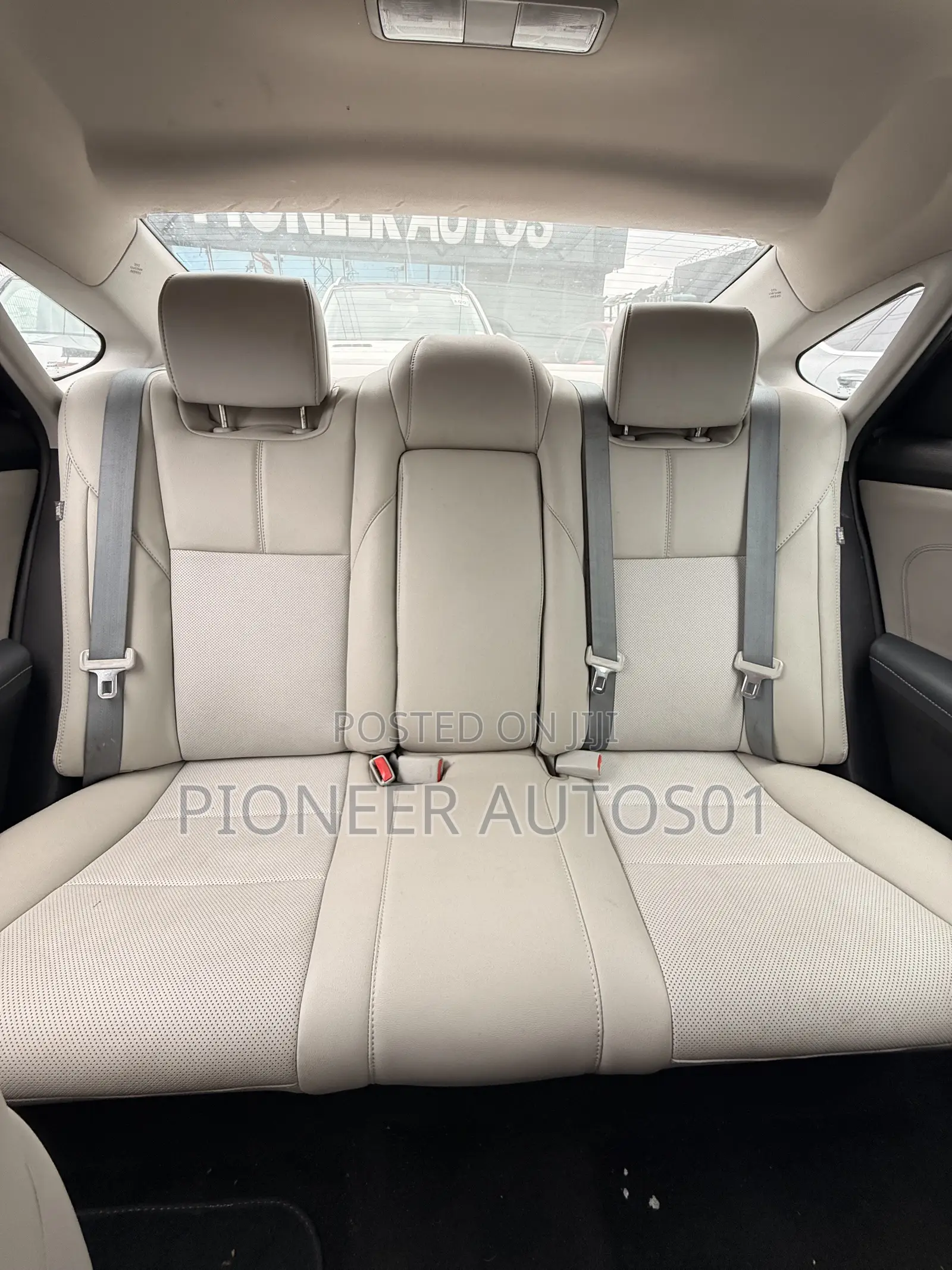 Toyota Avalon XLE 4dr Sedan (3.5L 6cyl 6A) 2014 White