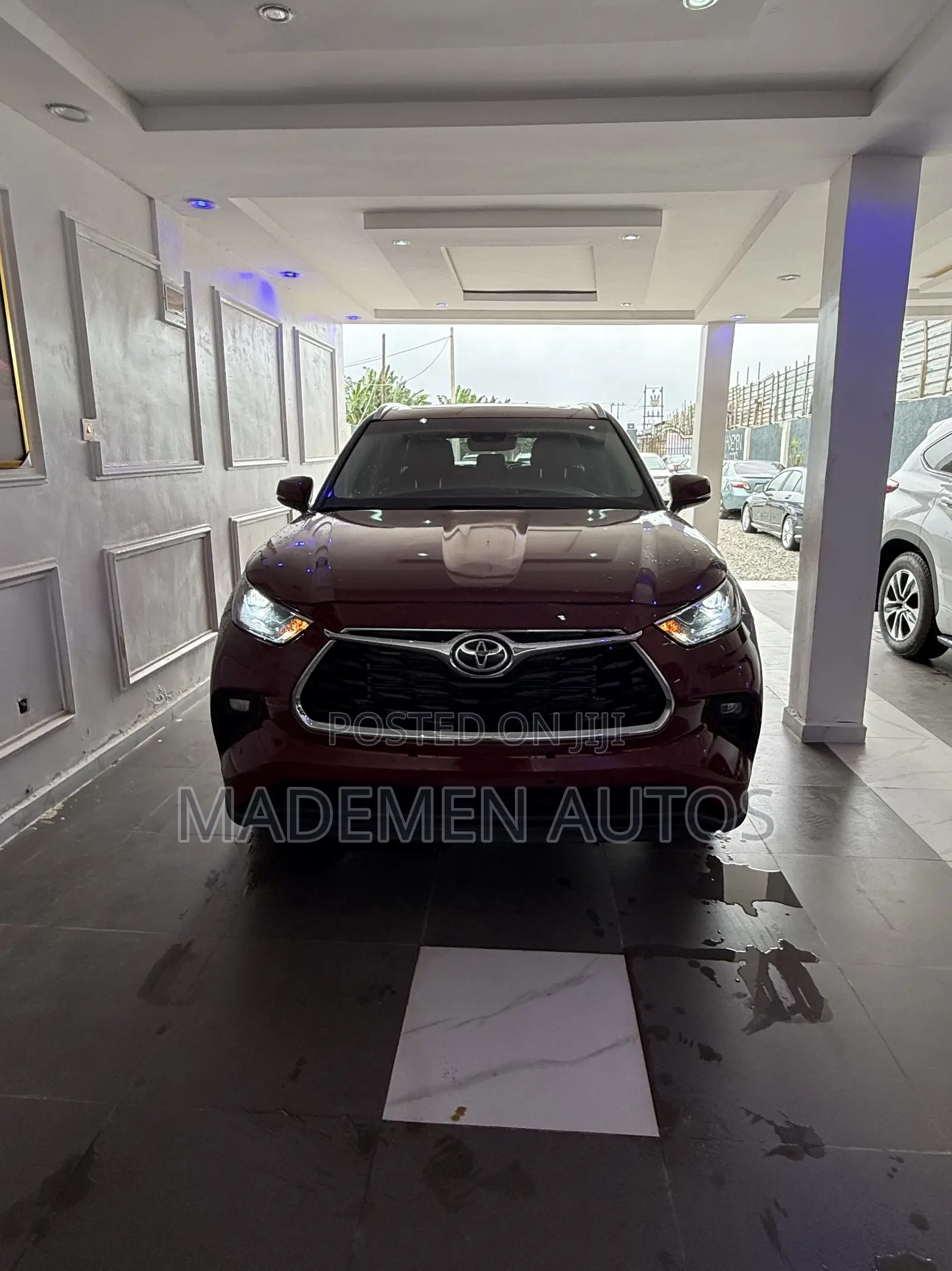 Toyota Highlander XLE AWD 2023 Red