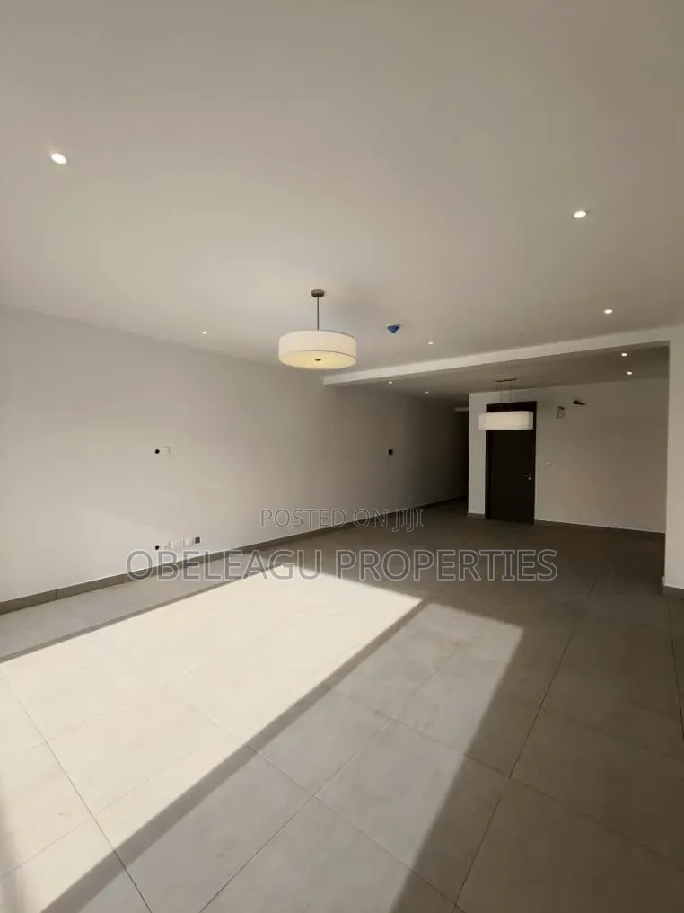2bdrm Block of Flats in Lekki 1 for rent