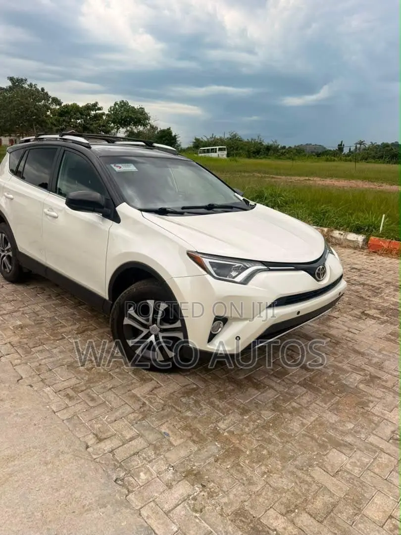 Toyota RAV4 2017 White