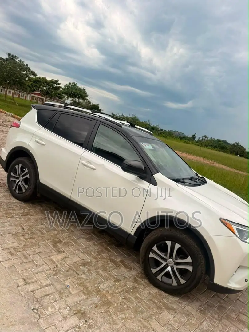 Toyota RAV4 2017 White