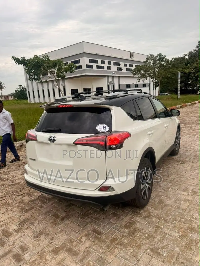 Toyota RAV4 2017 White