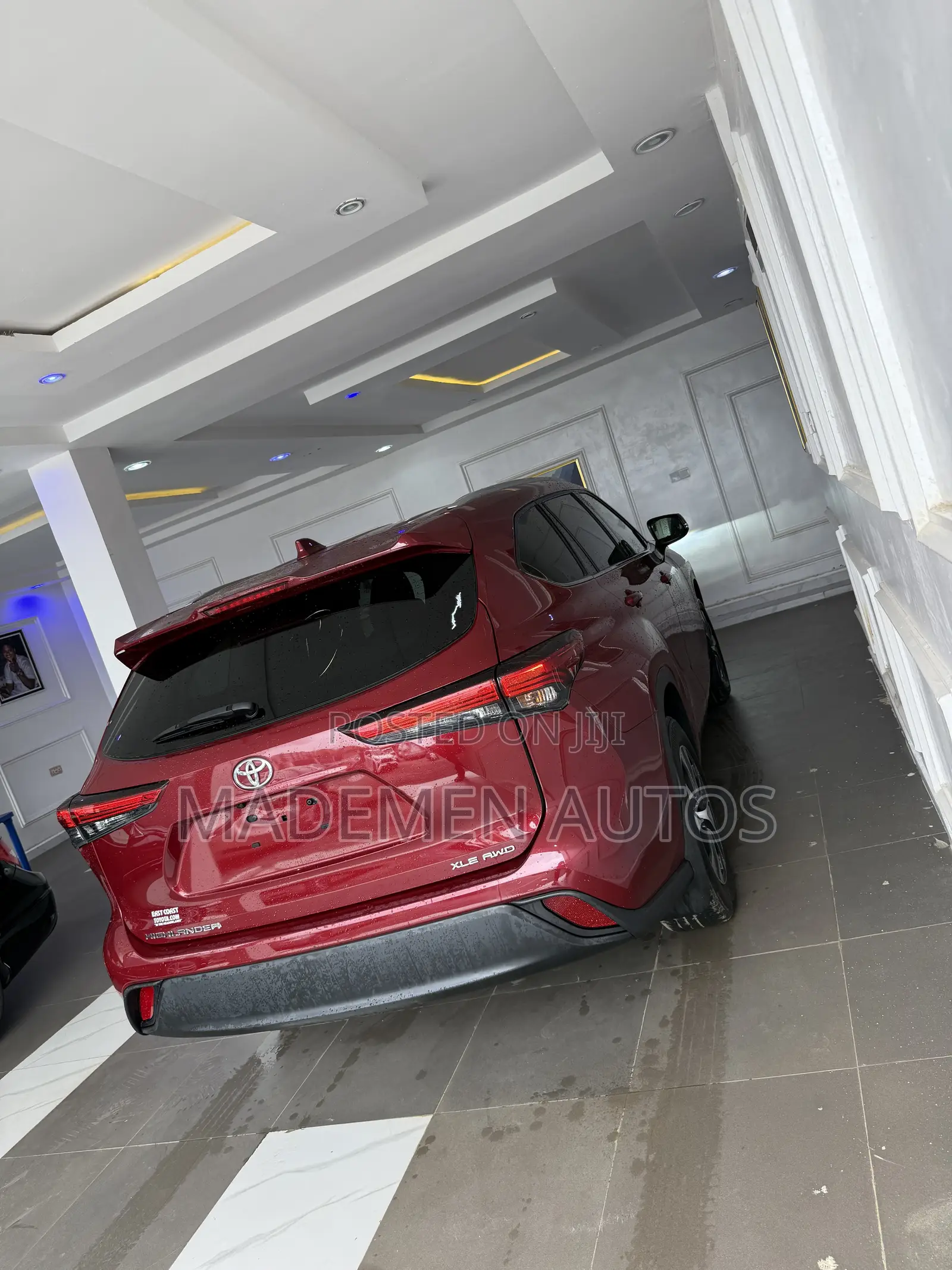 Toyota Highlander XLE AWD 2023 Red
