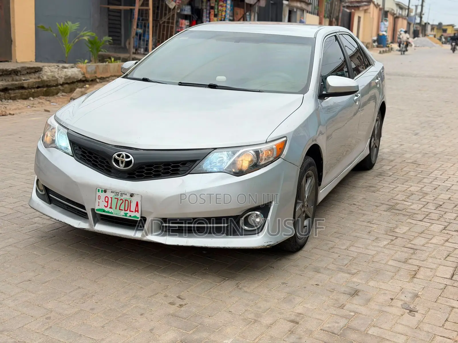 Toyota Camry SE 4dr Sedan (2.5L 4cyl 6A) 2013 Silver