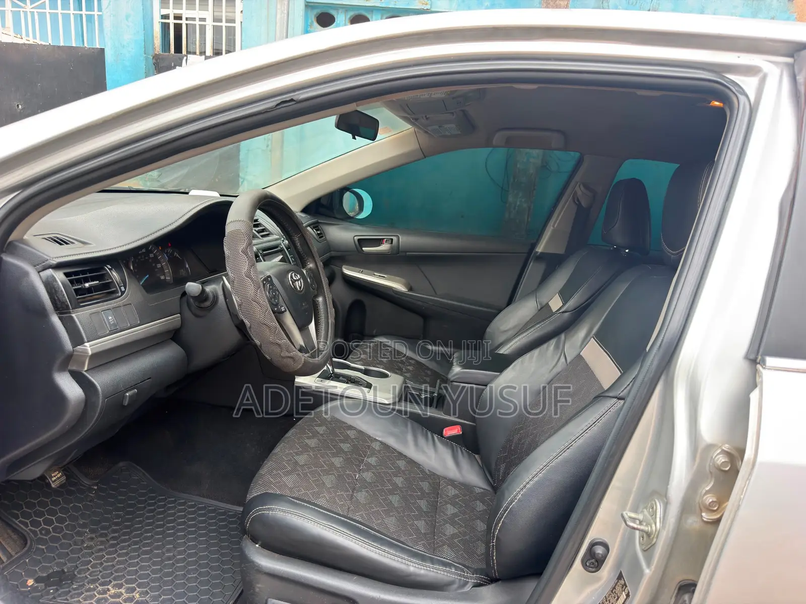 Toyota Camry SE 4dr Sedan (2.5L 4cyl 6A) 2013 Silver