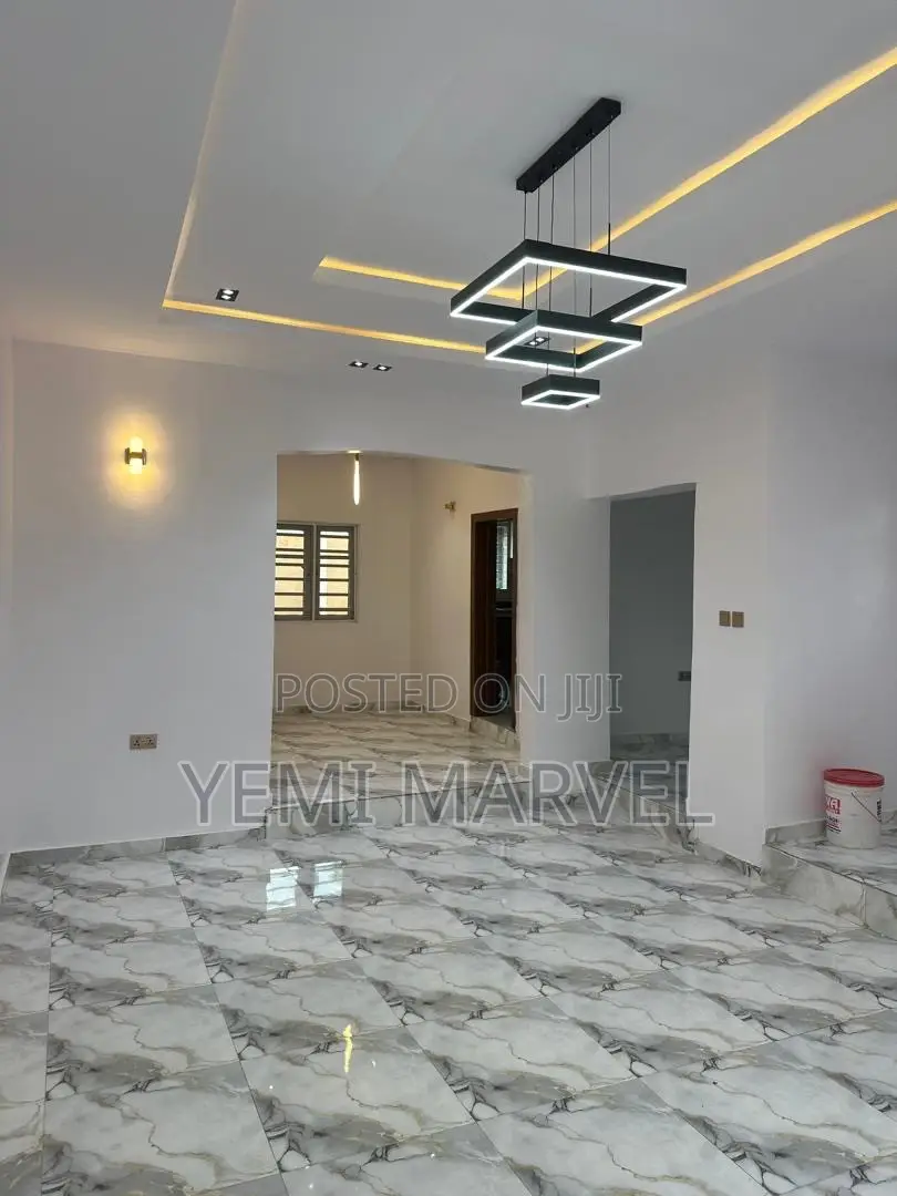 3bdrm Bungalow in Alaaka Elebu, Akala for sale