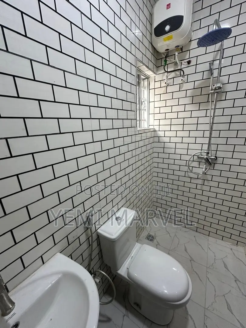 3bdrm Bungalow in Alaaka Elebu, Akala for sale