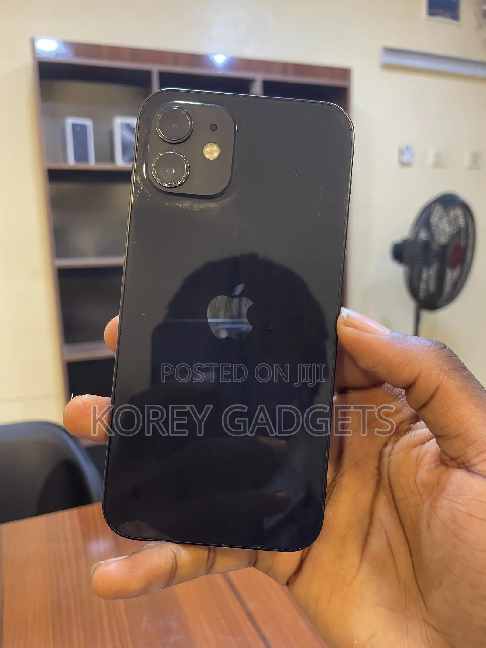 Apple iPhone 12 64 GB Black