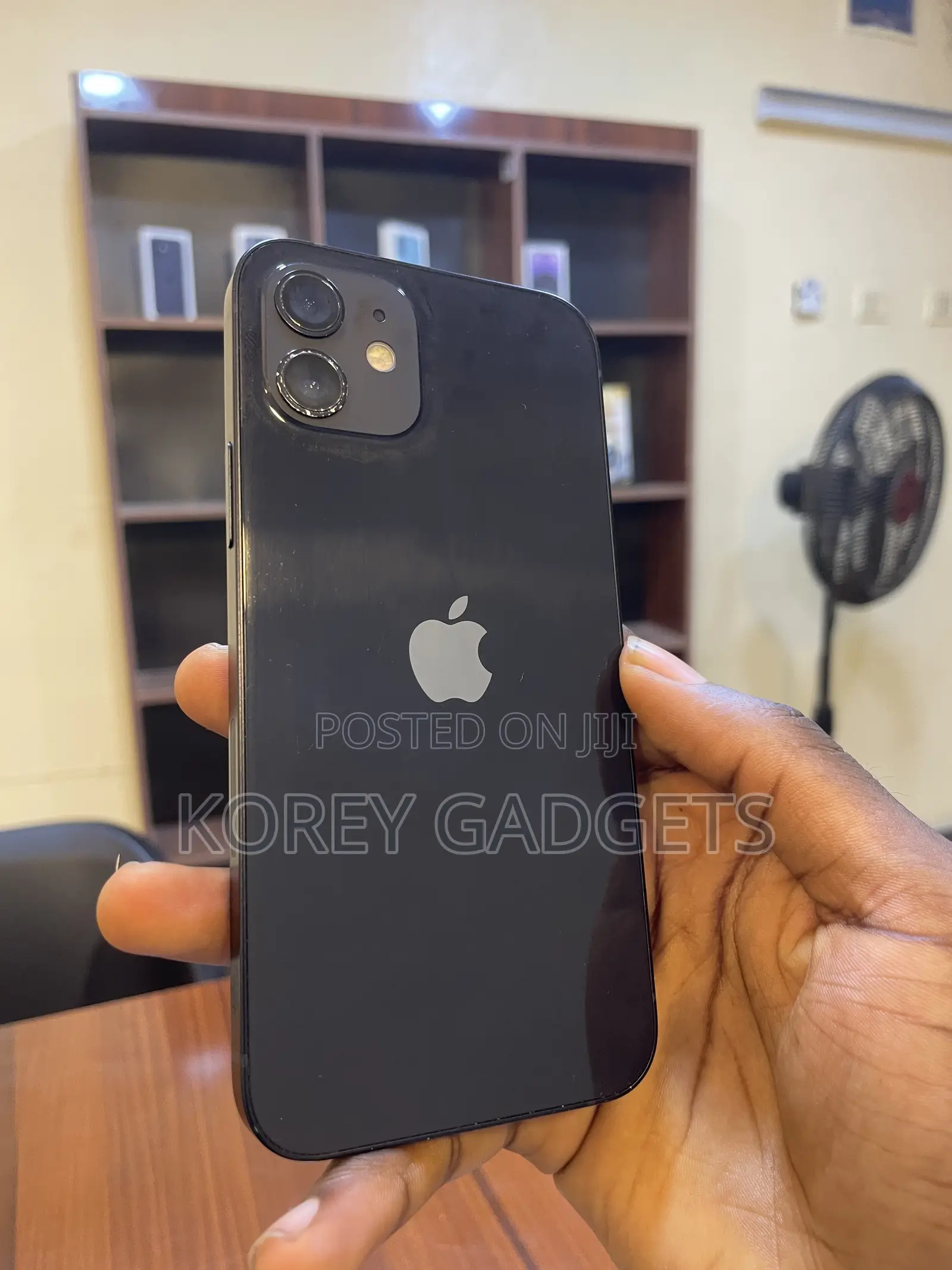 Apple iPhone 12 64 GB Black